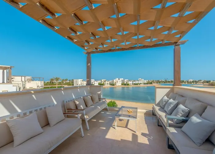 4br Cyan Dream I Pool Lagoon & Sauna Gurdaka