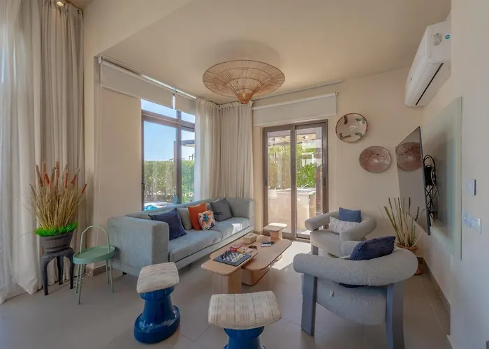Villa 4br Cyan Dream I Pool Lagoon & Sauna Gurdaka